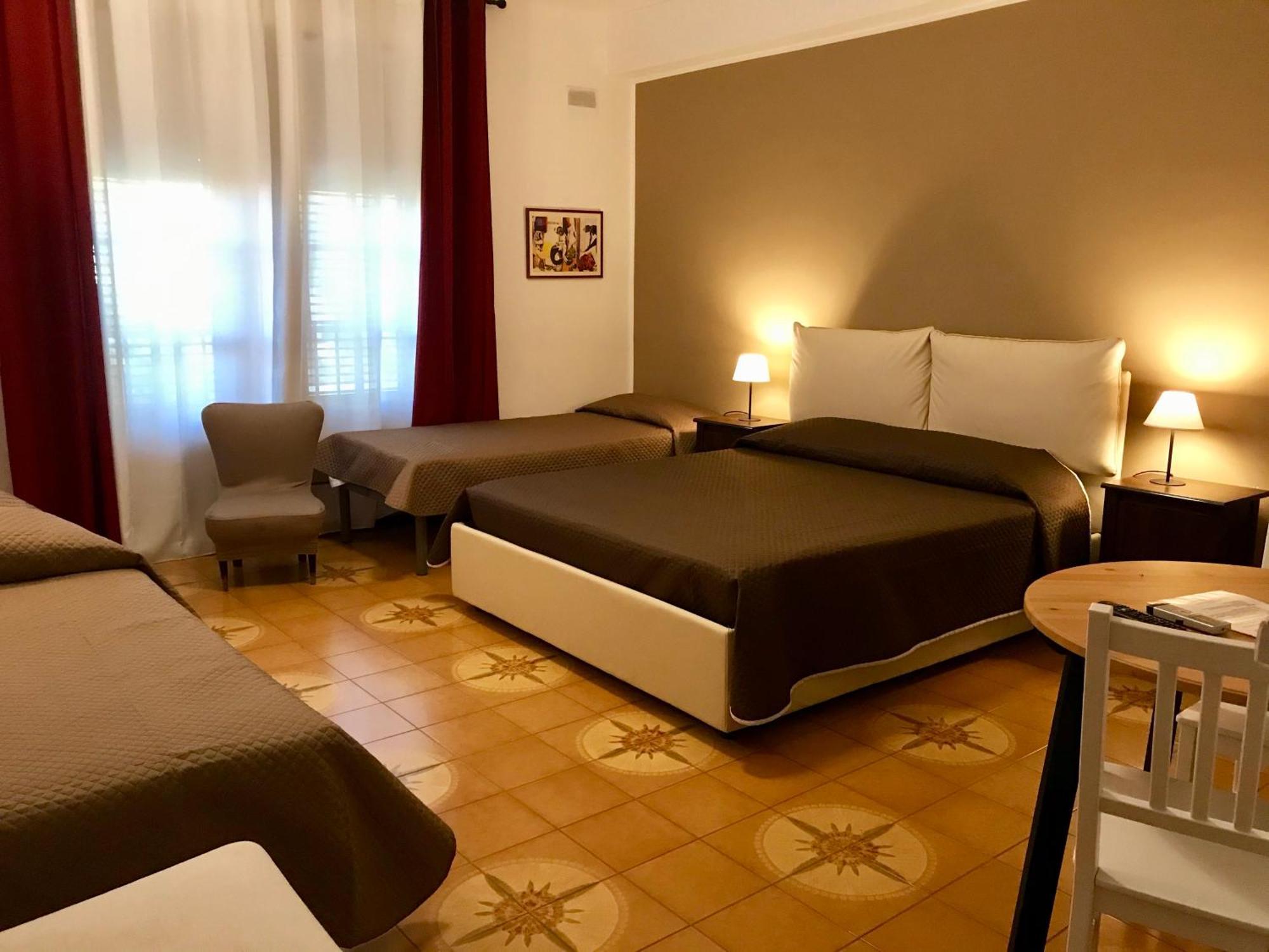 Gli Artisti Apartments & Rooms باغيريا الغرفة الصورة